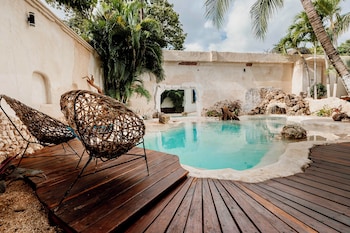 enigmatic hotel experience