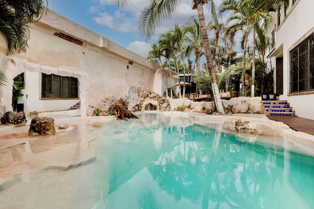 enigmatic hotel experience