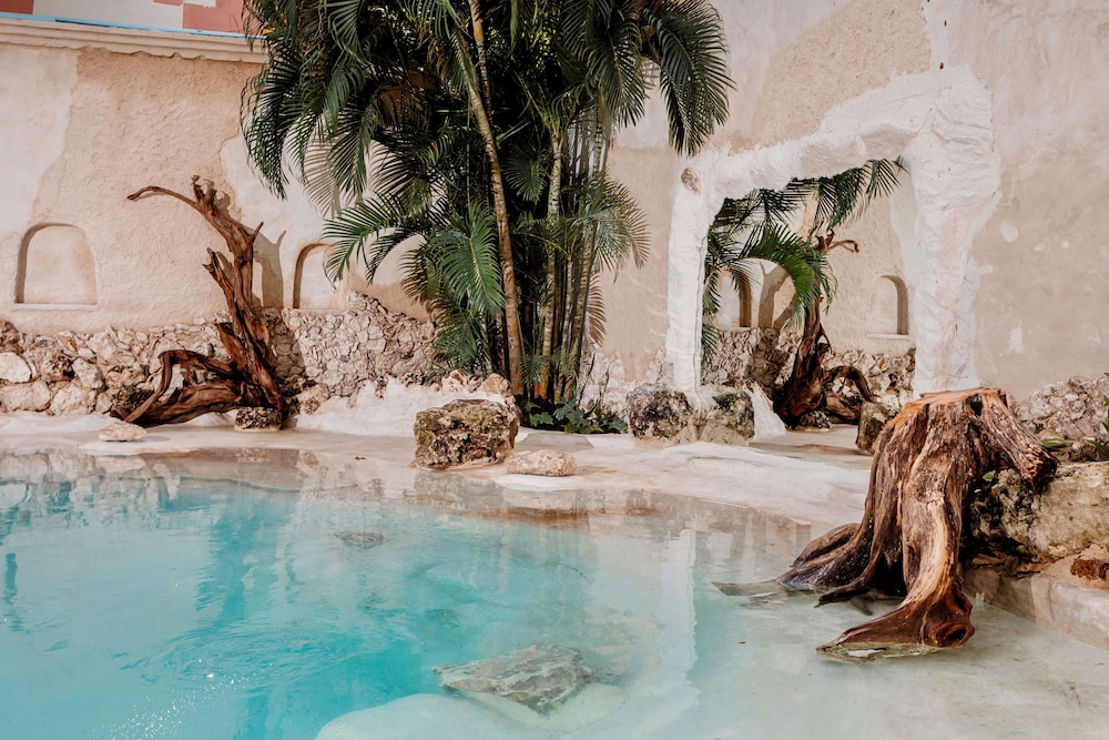 enigmatic hotel experience