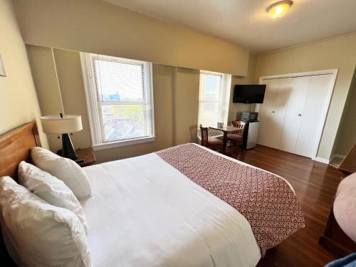 lenox hotel and suites