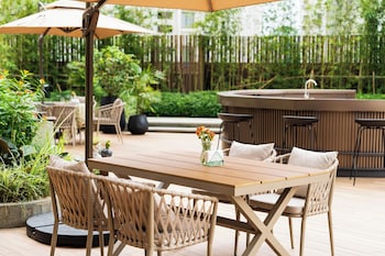 yuexiu hotel guangzhou curio collection by hilton