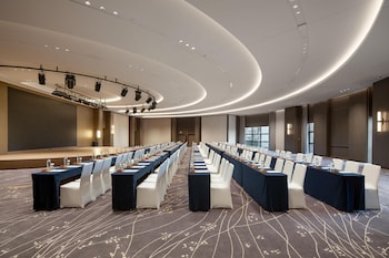 yuexiu hotel guangzhou curio collection by hilton