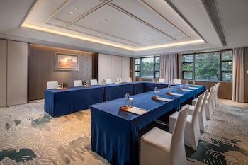 yuexiu hotel guangzhou curio collection by hilton