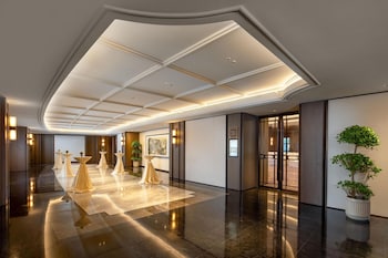 yuexiu hotel guangzhou curio collection by hilton
