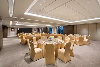 yuexiu hotel guangzhou curio collection by hilton