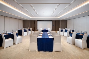 yuexiu hotel guangzhou curio collection by hilton