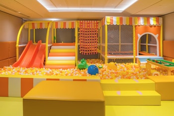 yuexiu hotel guangzhou curio collection by hilton