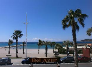 Bel Azur,242 Promenade Du General De Gaulle,2 star