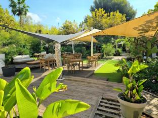 Bel Azur,242 Promenade Du General De Gaulle,2 star