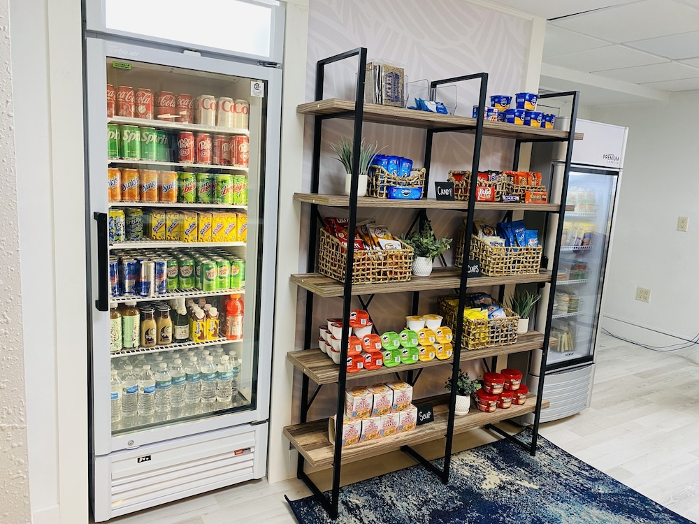 rodeway inn clearwater central