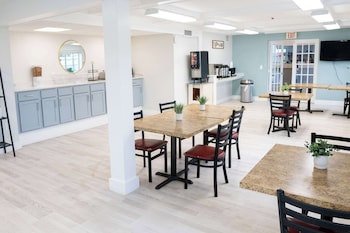 rodeway inn clearwater central