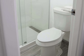 rodeway inn clearwater central