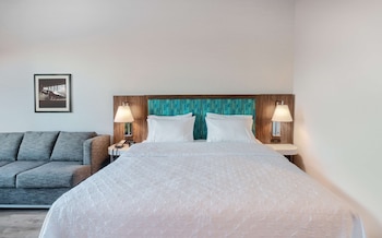 hampton inn riverside march air force base