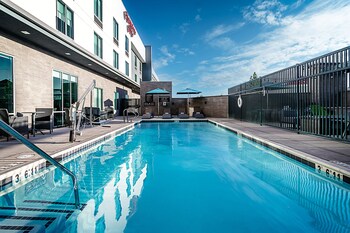 hampton inn riverside march air force base