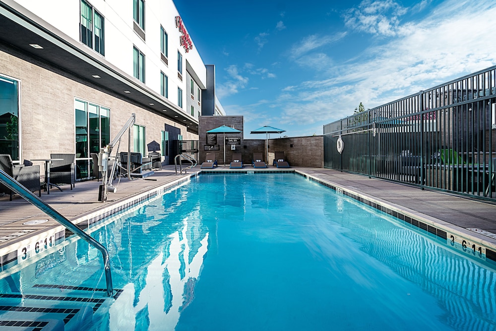 hampton inn riverside march air force base