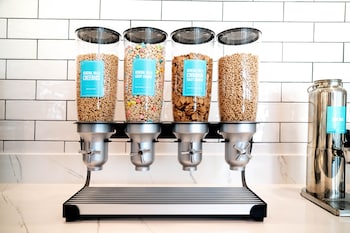 hampton inn riverside march air force base