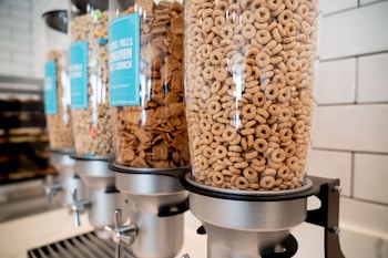 hampton inn riverside march air force base