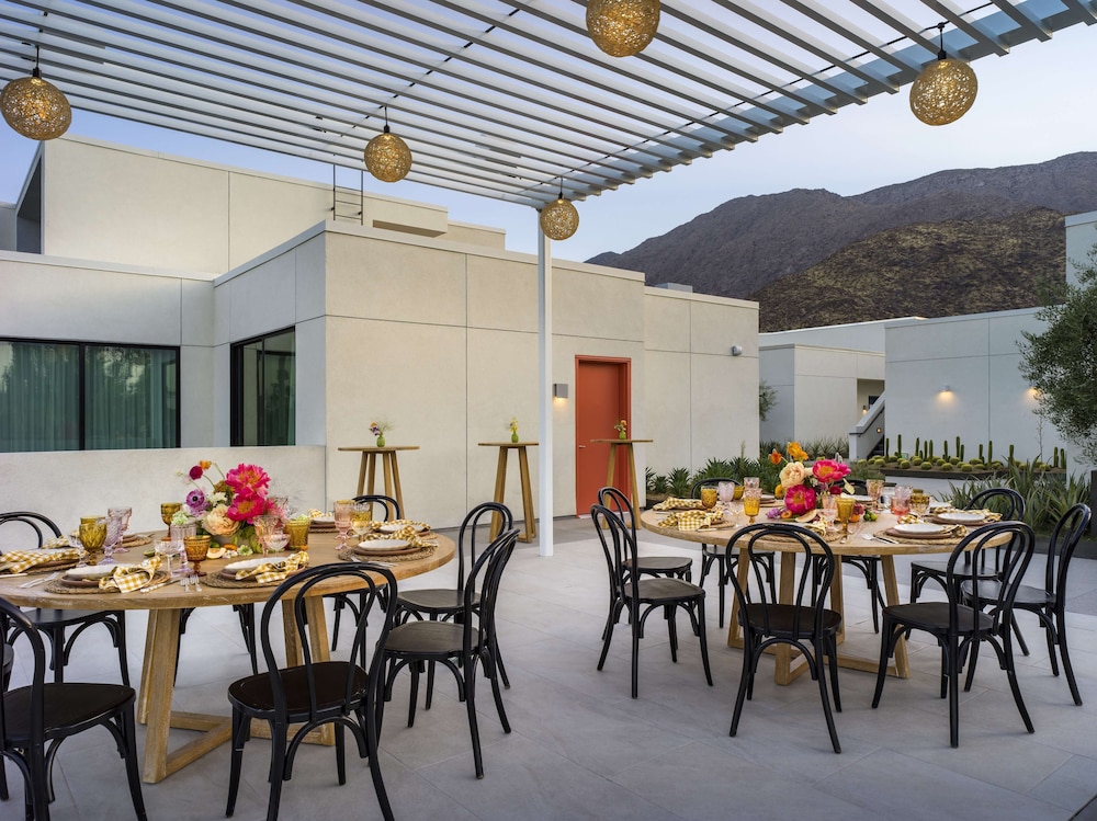 thompson palm springs by hyatt