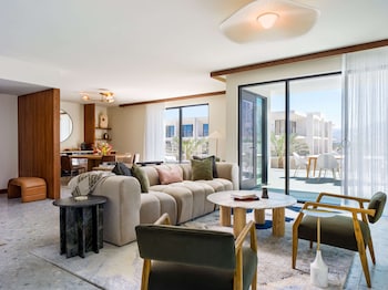 thompson palm springs by hyatt