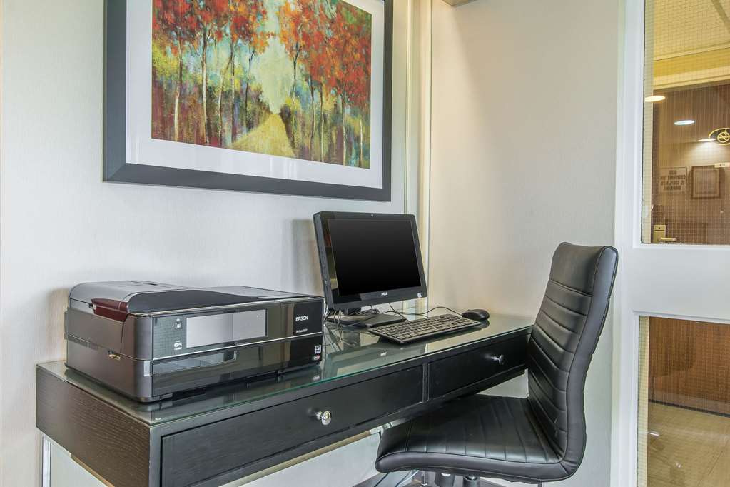 comfort inn magnetic hill