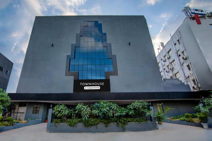 super townhouse lakdikapul