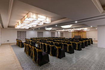 regenta inn downton raipur