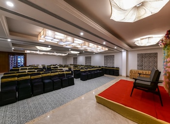 regenta inn downton raipur