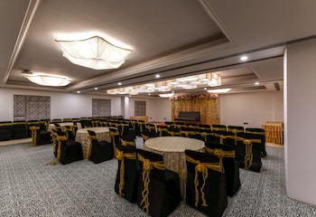 regenta inn downton raipur