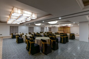 regenta inn downton raipur