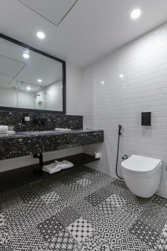 regenta inn downton raipur