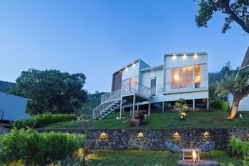 tomorrowland farms and suites