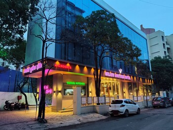 melody boutique hotel thane