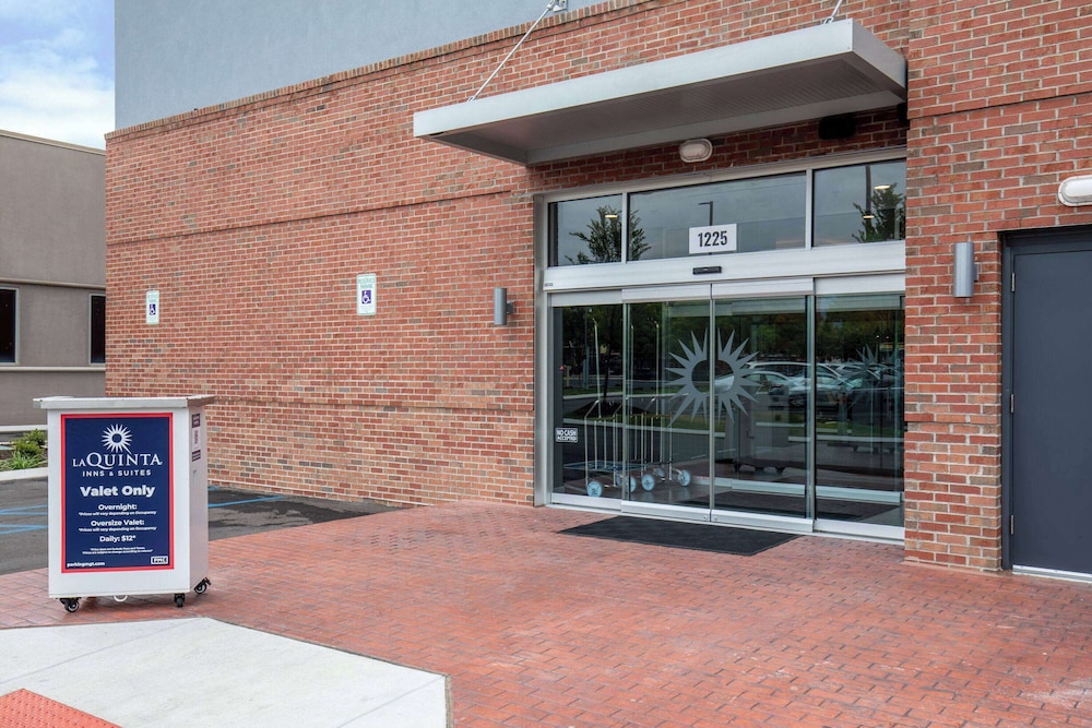 la quinta inn and suites by wyndham chattanooga downtown south