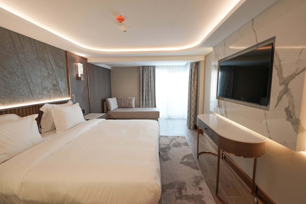 boreas hotel trademark collection by wyndham
