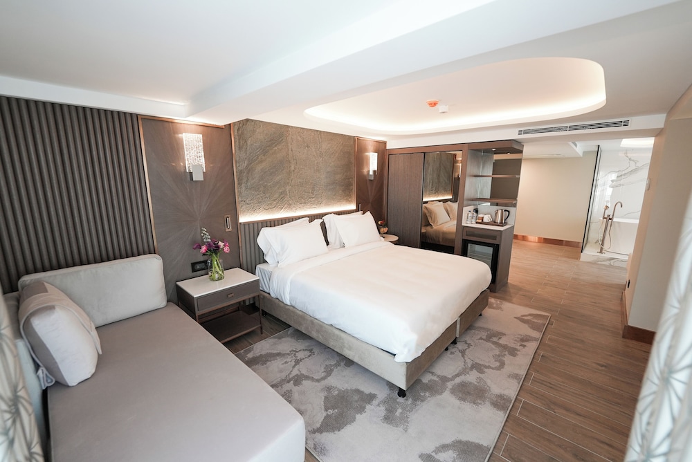 boreas hotel trademark collection by wyndham