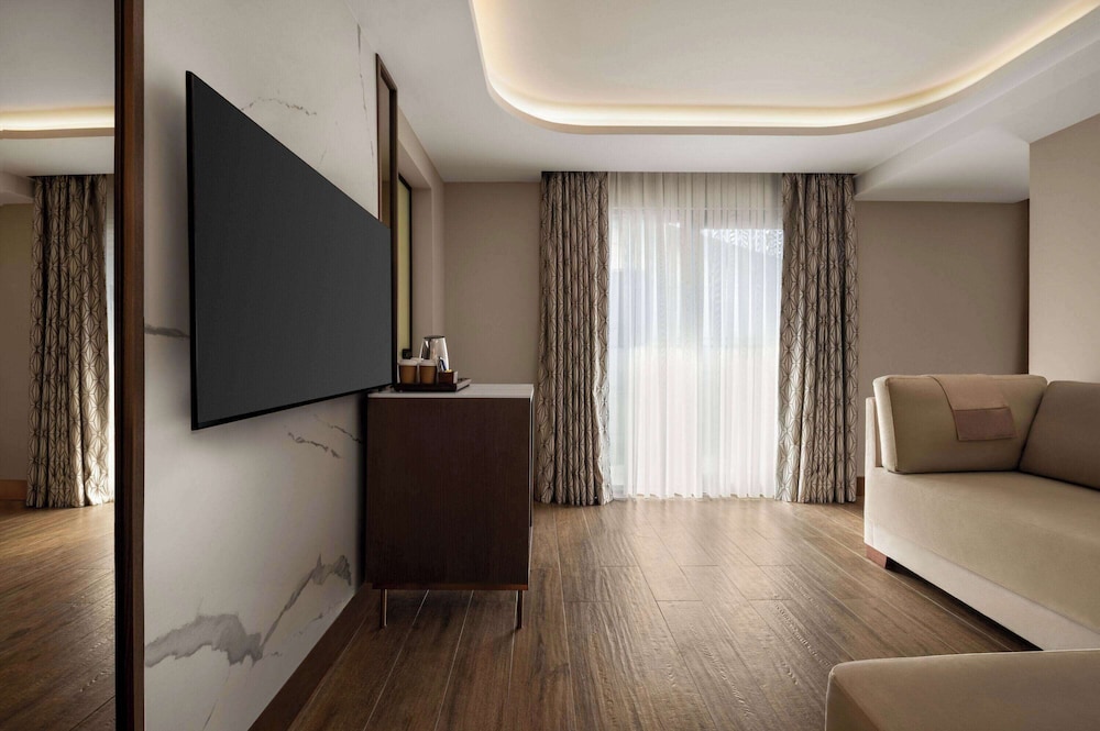 boreas hotel trademark collection by wyndham