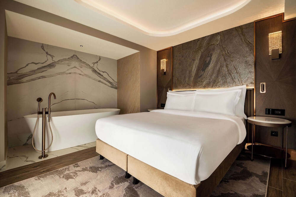 boreas hotel trademark collection by wyndham