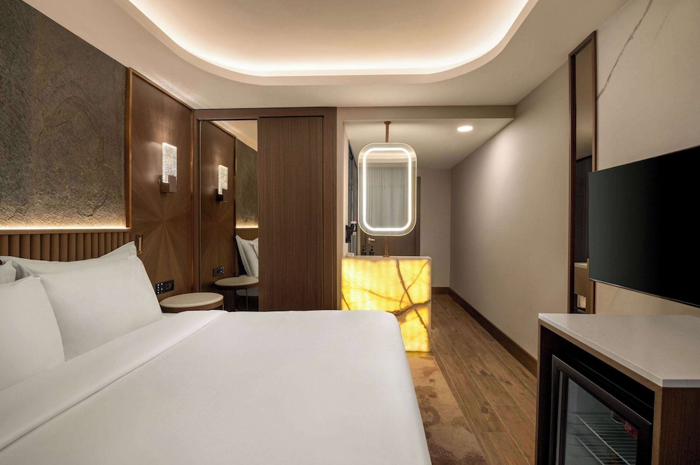 boreas hotel trademark collection by wyndham
