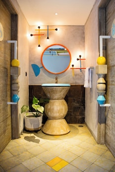 ikosharold suites seminyak