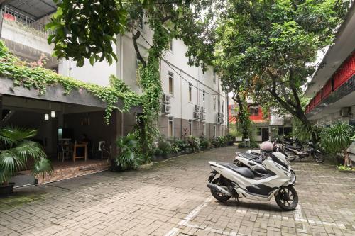 urbanview hotel minongga pondok labu by reddoorz