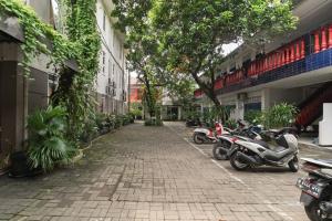 urbanview hotel minongga pondok labu by reddoorz