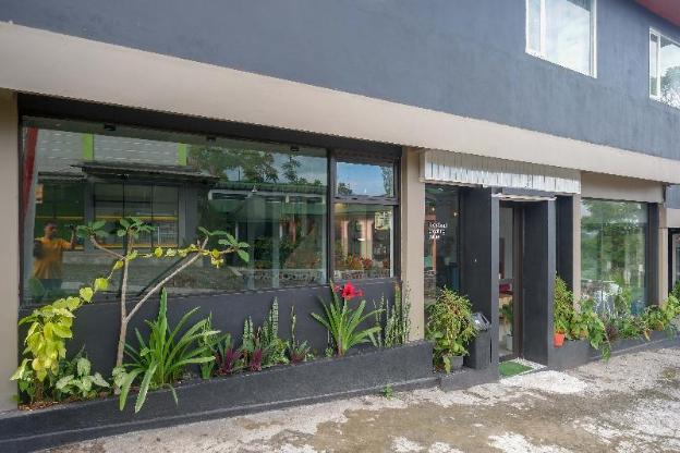 urbanview hotel umbrella dieng by reddoorz