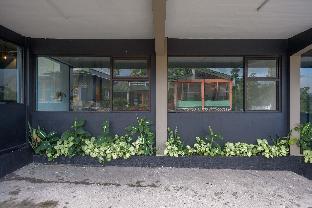 urbanview hotel umbrella dieng by reddoorz