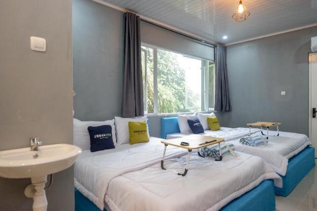 urbanview hotel umbrella dieng by reddoorz