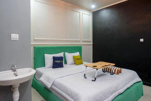 urbanview hotel umbrella dieng by reddoorz