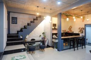 urbanview hotel umbrella dieng by reddoorz