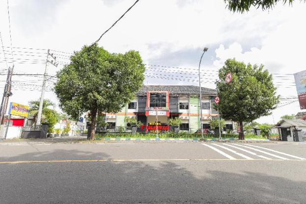 reddoorz at hotel nuansa ngawi