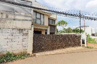 reddoorz syariah near green park jatiwarna