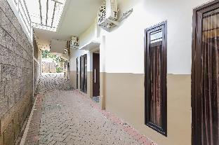 reddoorz syariah near green park jatiwarna