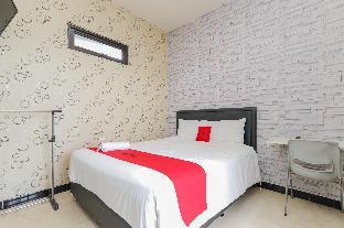 reddoorz syariah near green park jatiwarna
